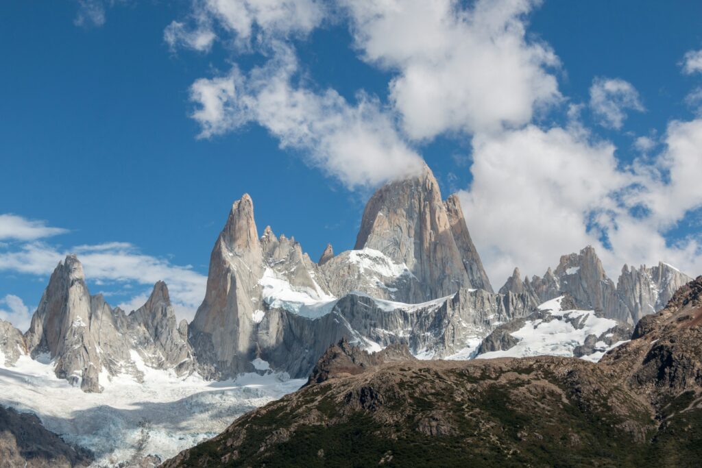 Argentina, las cataratas más hermosas del planeta, los glaciares más espectaculares e inmensas llanuras de insólito atractivo, el encanto de una población hospitalaria.
